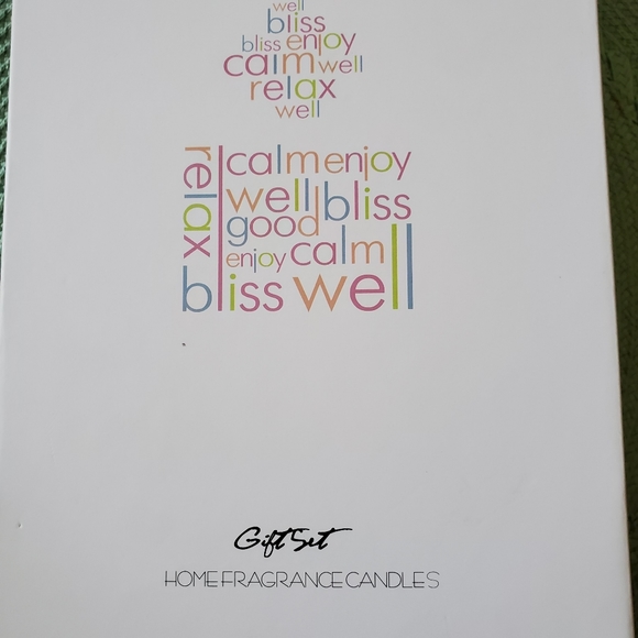 NWOT Gift Set Home Fragrance 12 Candles - Picture 8 of 10